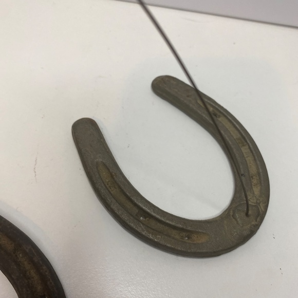 Set Of 2 Vintage Bird on Wire Sculpture Horseshoe Art - Picture 4 of 12